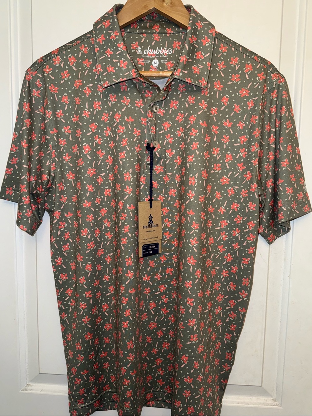 chubbies NWT “The Dusty Rose” Performance Polo 2.0 in Sage/Coral Floral Print
